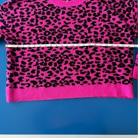 John and Jenn Sweater. Excellent Condition. - Picture 3 of 5